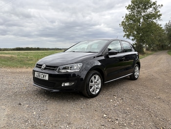 Used Volkswagen Polo 2011 for sale - 76086210: Photo 2