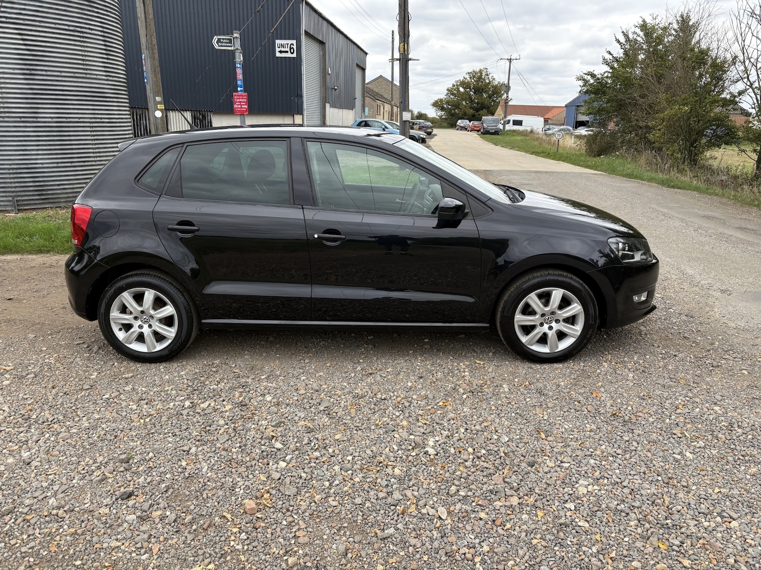 Used Volkswagen Polo 2011 for sale - 76086210: Photo 3