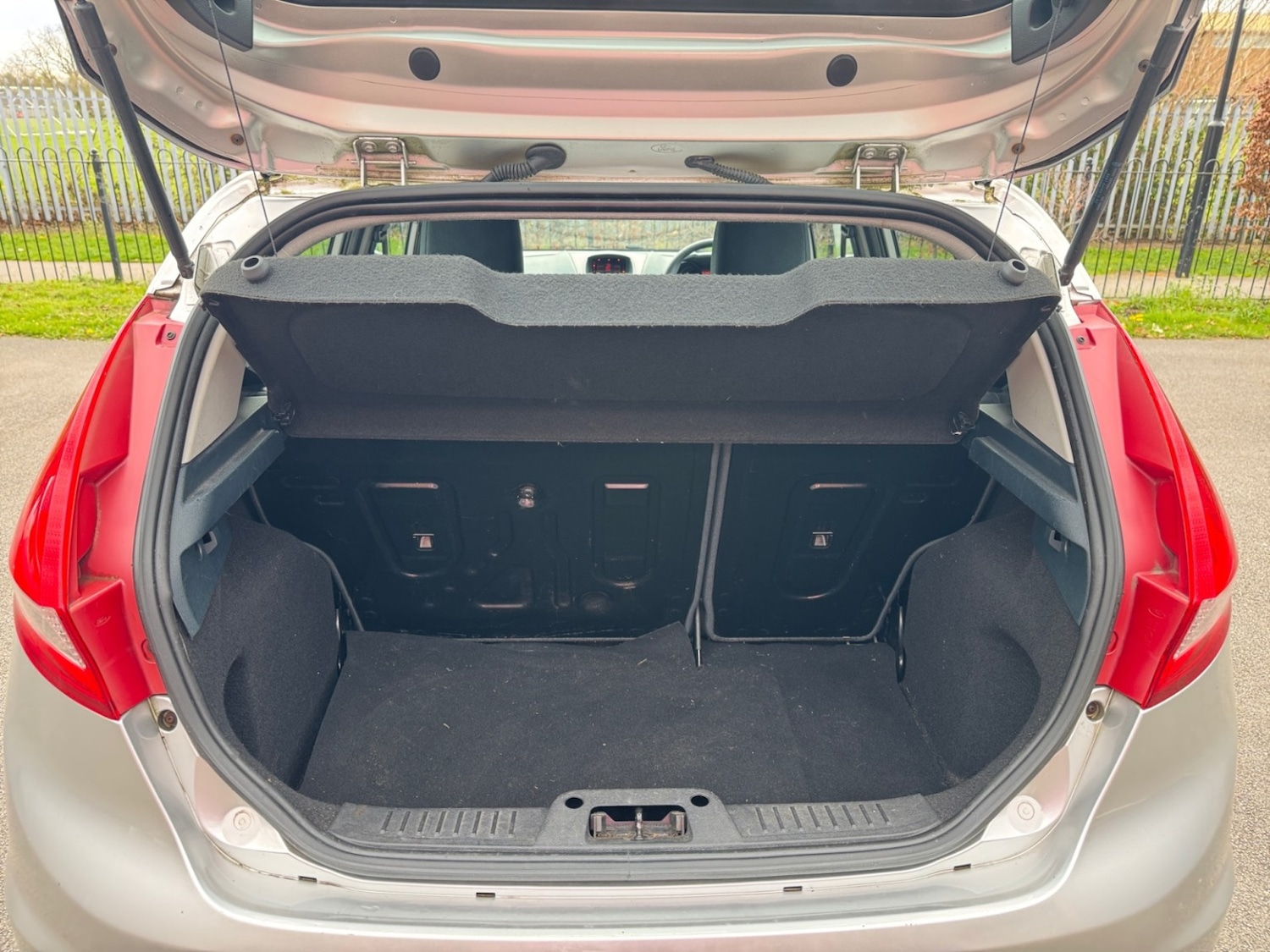 Used Ford Fiesta 2010 for sale - 78182883: Photo 14