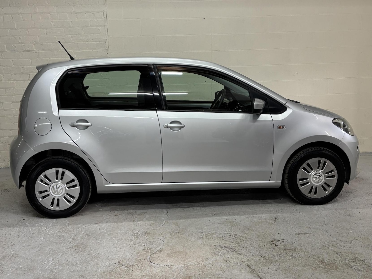 Used Volkswagen up! 2015 for sale - 77048027: Photo 11