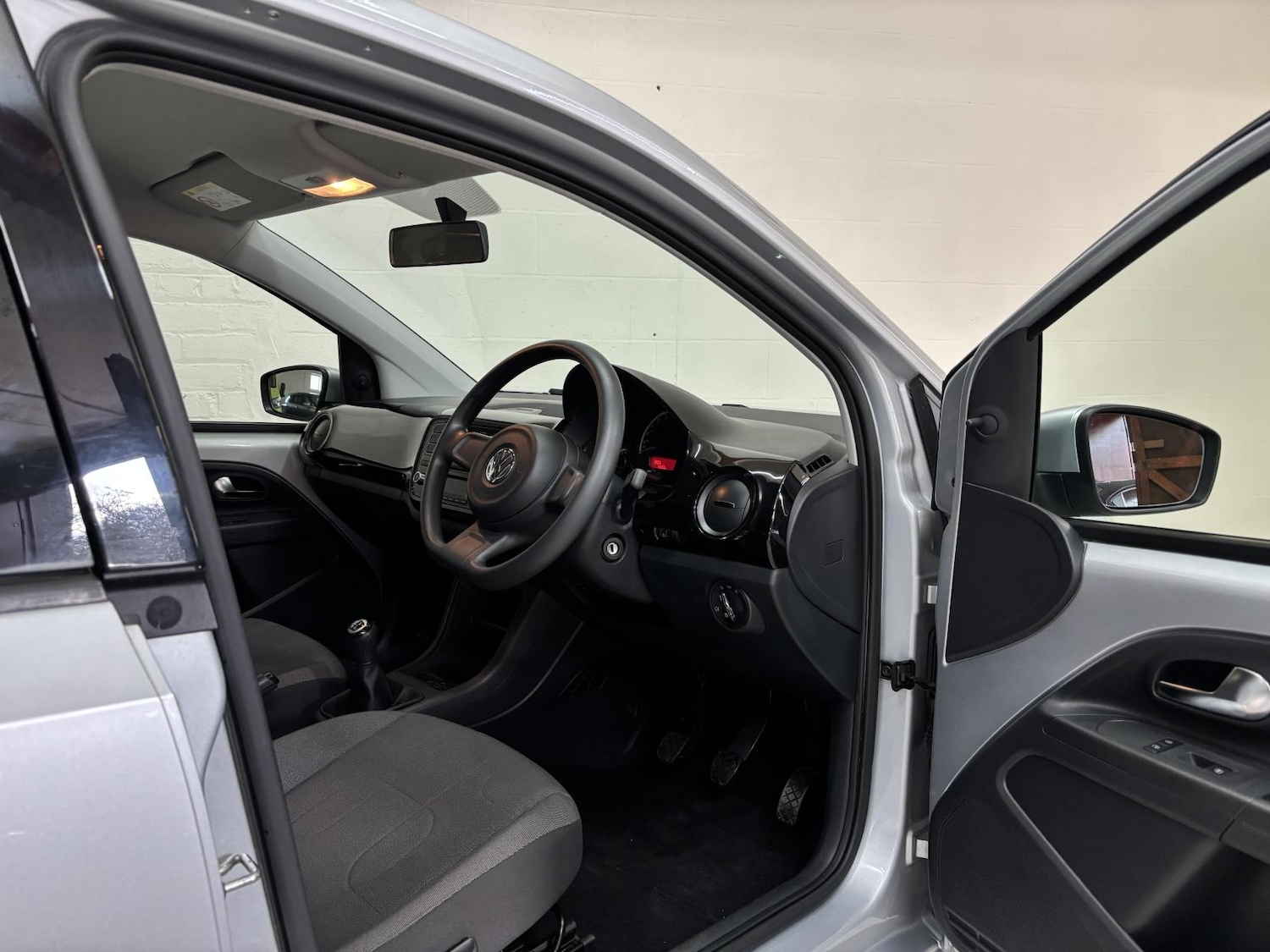 Used Volkswagen up! 2015 for sale - 77048027: Photo 21