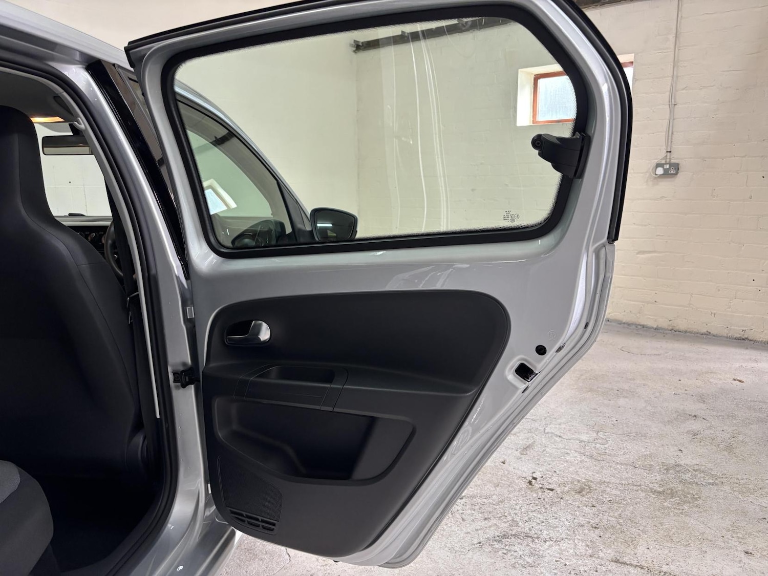 Used Volkswagen up! 2015 for sale - 77048027: Photo 22