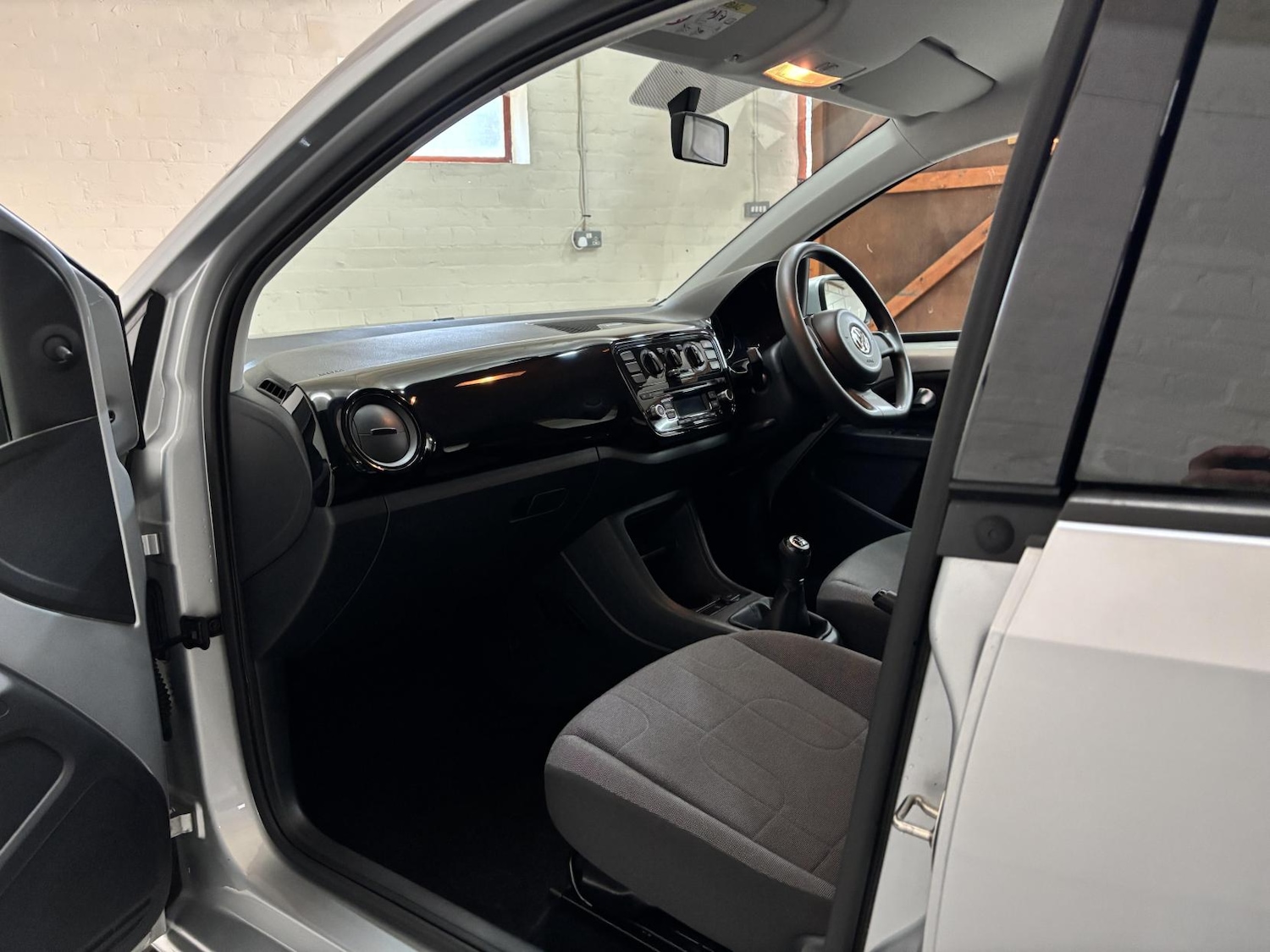 Used Volkswagen up! 2015 for sale - 77048027: Photo 27