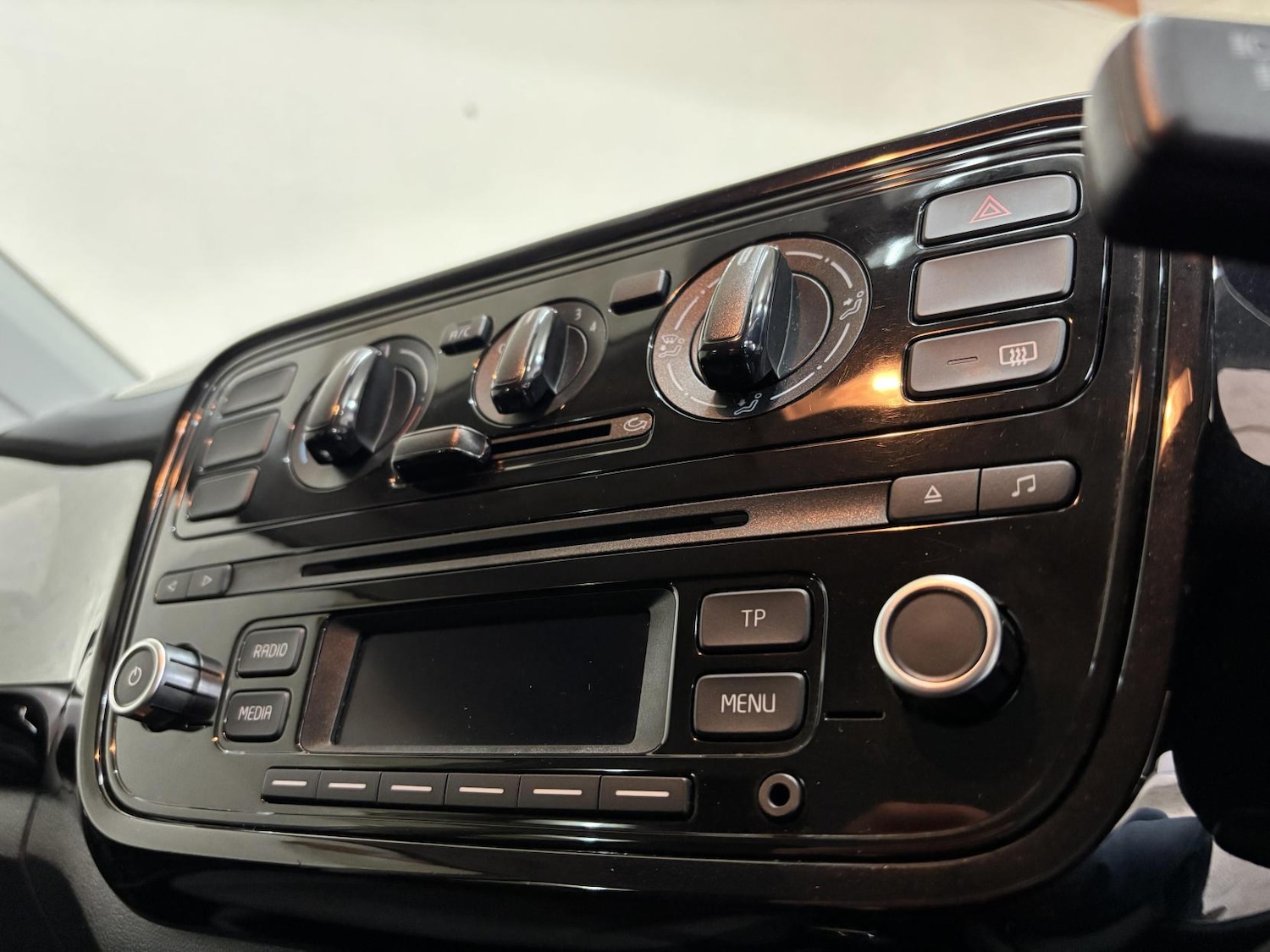 Used Volkswagen up! 2015 for sale - 77048027: Photo 35