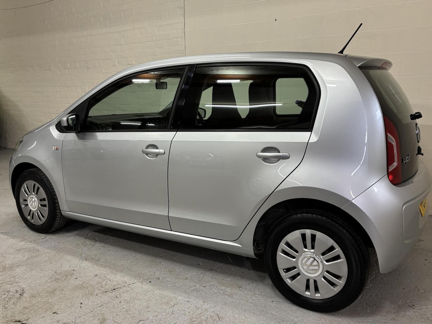 Used Volkswagen up! 2015 for sale - 77048027: Photo 5