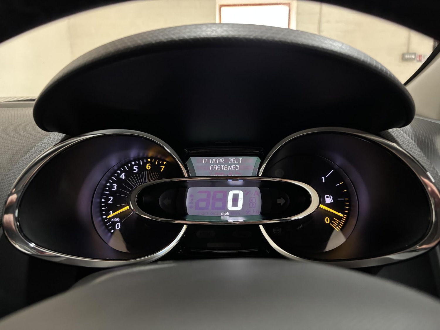 Used Renault Clio 2013 for sale - 77977378: Photo 15