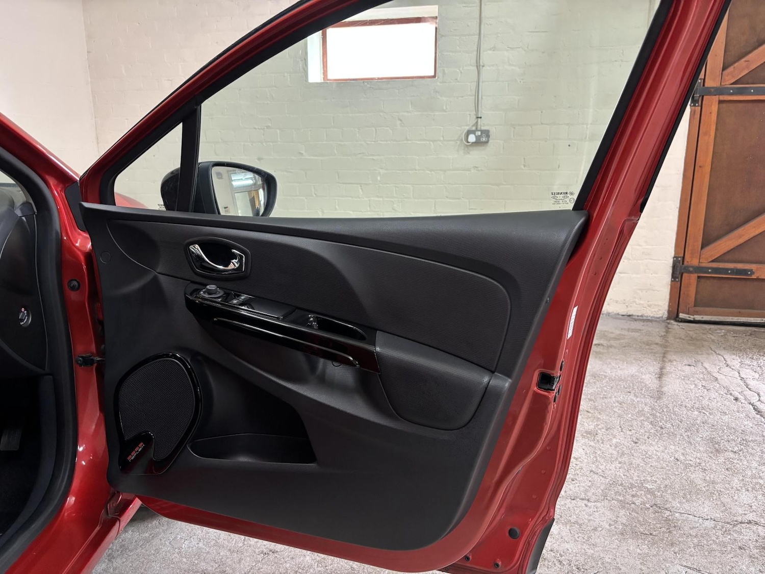 Used Renault Clio 2013 for sale - 77977378: Photo 16