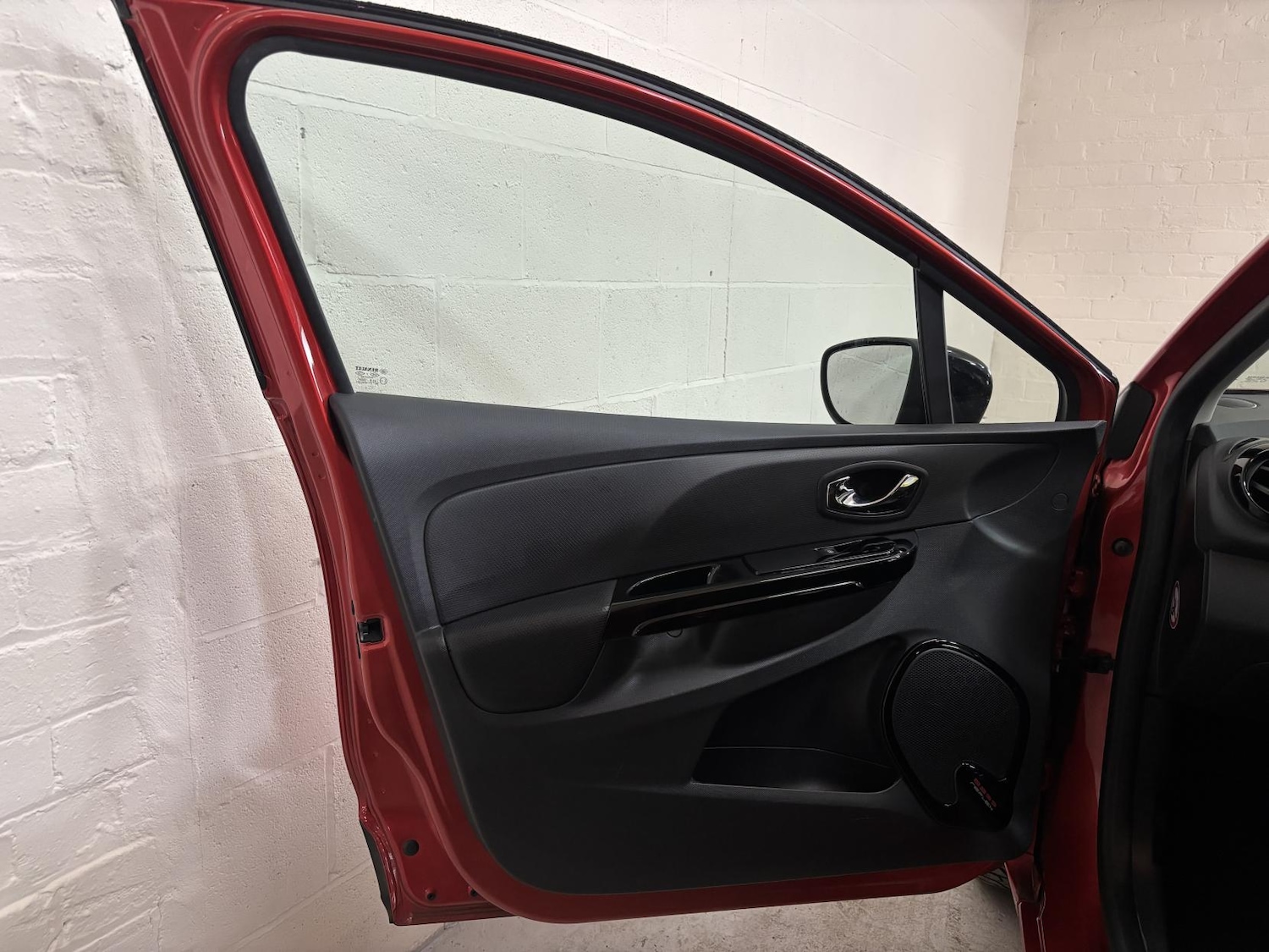 Used Renault Clio 2013 for sale - 77977378: Photo 22