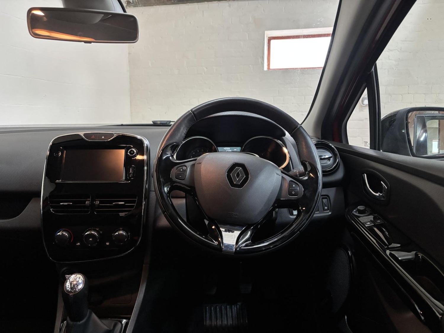 Used Renault Clio 2013 for sale - 77977378: Photo 29