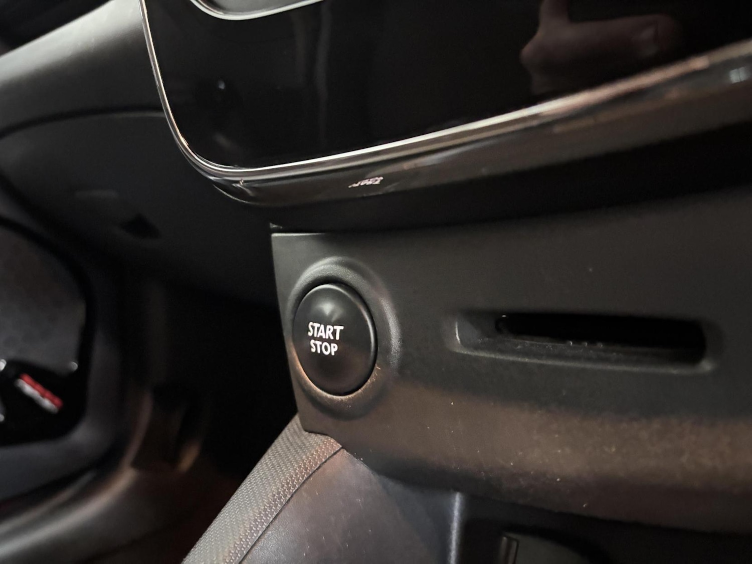 Used Renault Clio 2013 for sale - 77977378: Photo 40