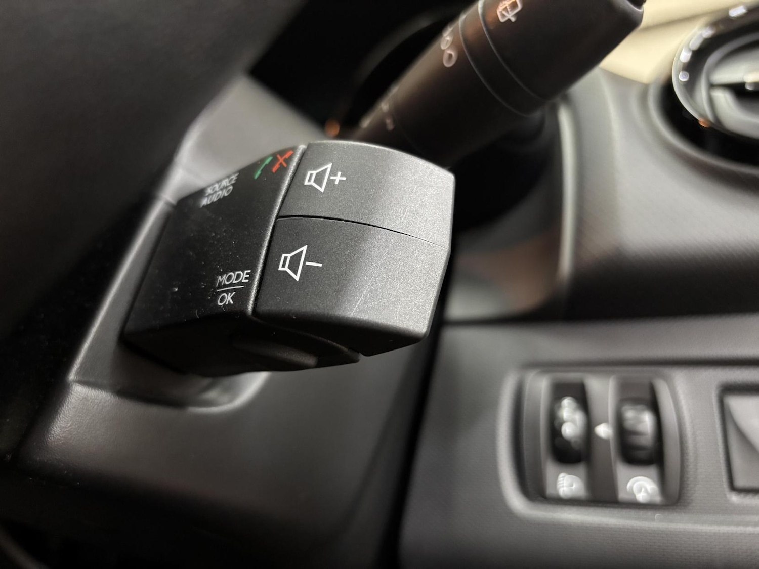 Used Renault Clio 2013 for sale - 77977378: Photo 41