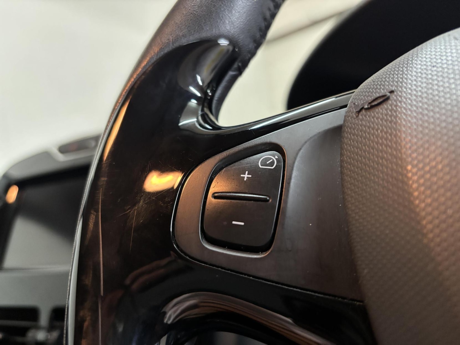 Used Renault Clio 2013 for sale - 77977378: Photo 42