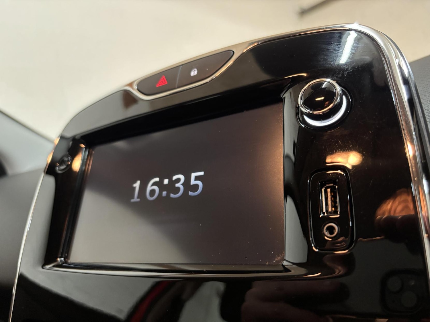 Used Renault Clio 2013 for sale - 77977378: Photo 51