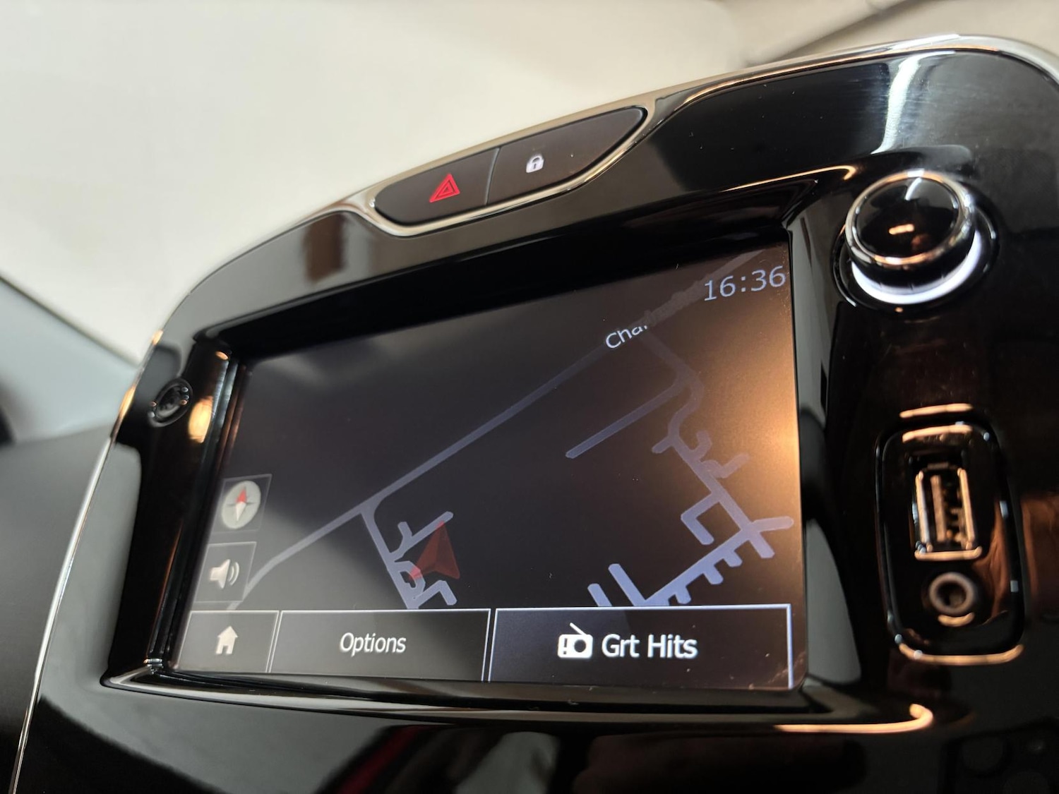 Used Renault Clio 2013 for sale - 77977378: Photo 53