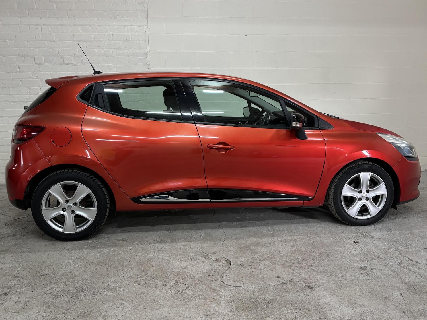 Used Renault Clio 2013 for sale - 77977378: Photo 9