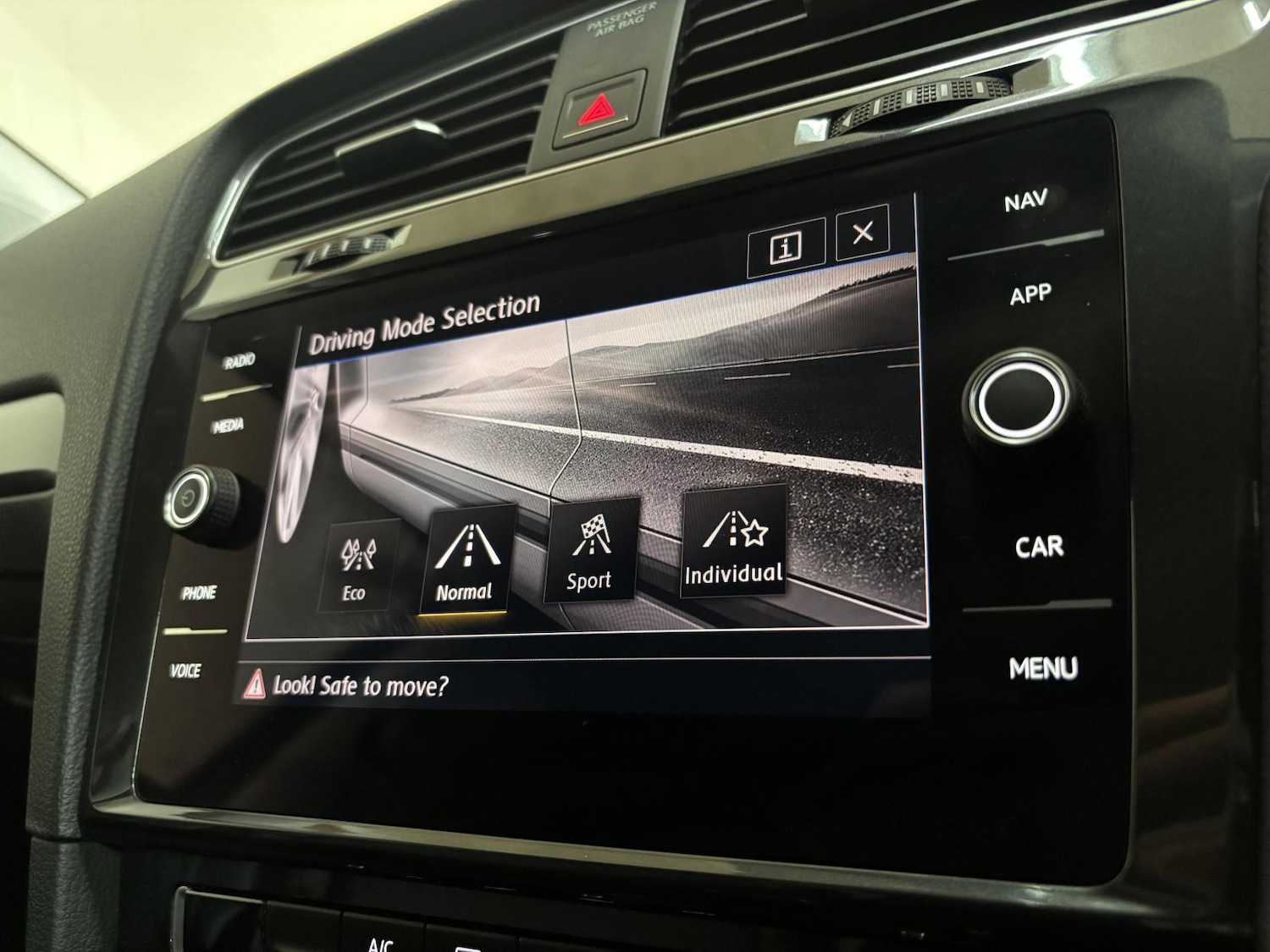 Used Volkswagen Golf 2018 for sale - 77975662: Photo 60