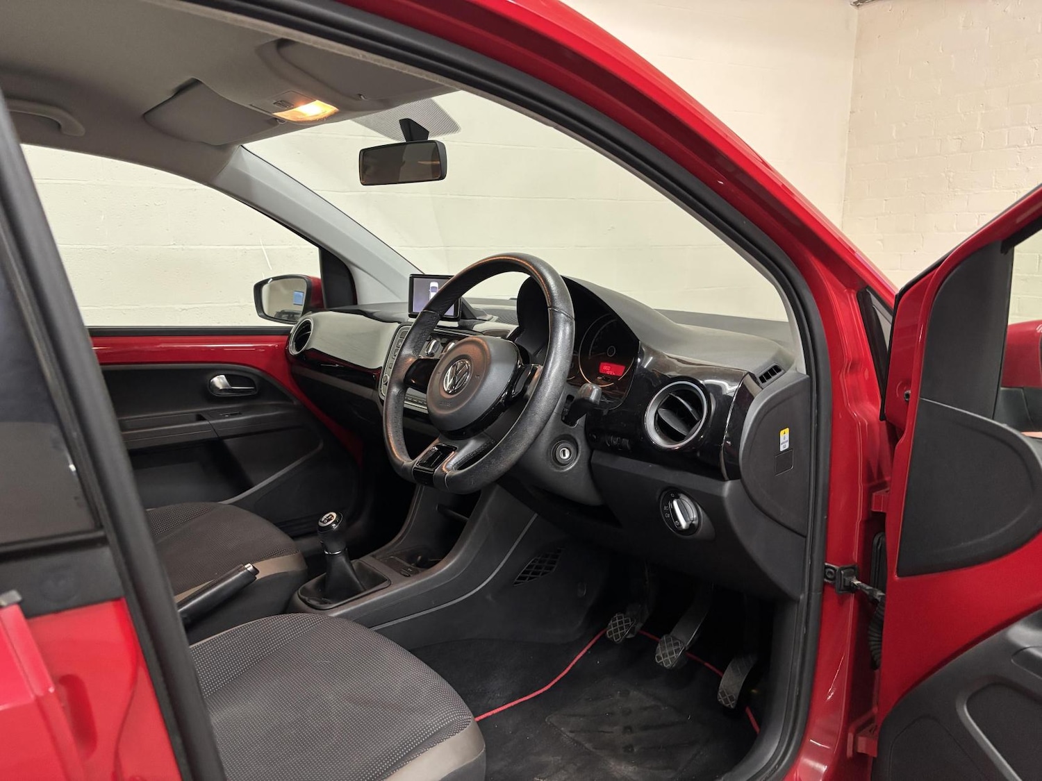 Used Volkswagen up! 2013 for sale - 77798717: Photo 3