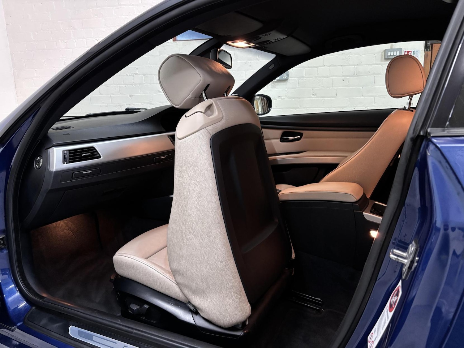 Used BMW 3 Series 2012 for sale - 76850575: Photo 32