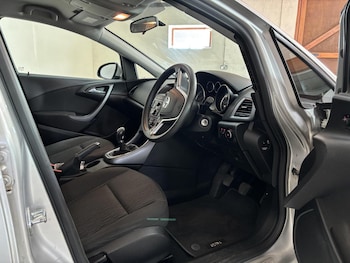 Used Vauxhall Astra 2015 for sale - 78963703: Photo