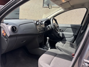 Used Dacia Sandero 2018 for sale - 79539058: Photo