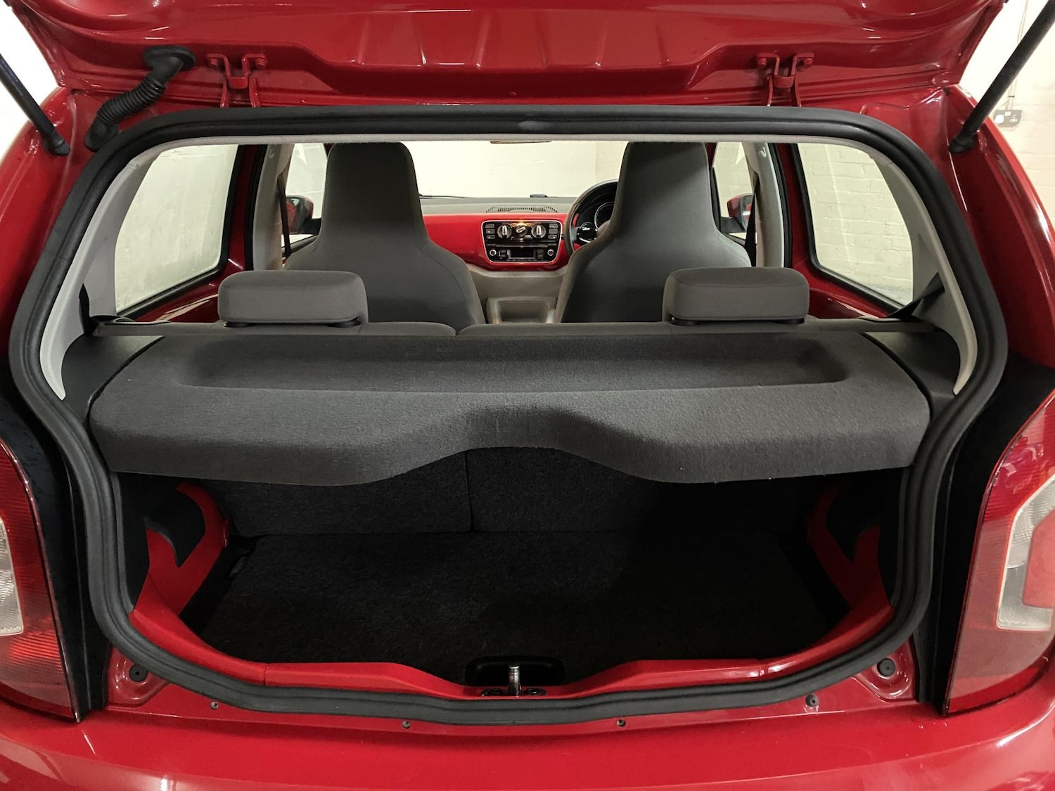 Used Volkswagen up! 2013 for sale - 76850573: Photo 25