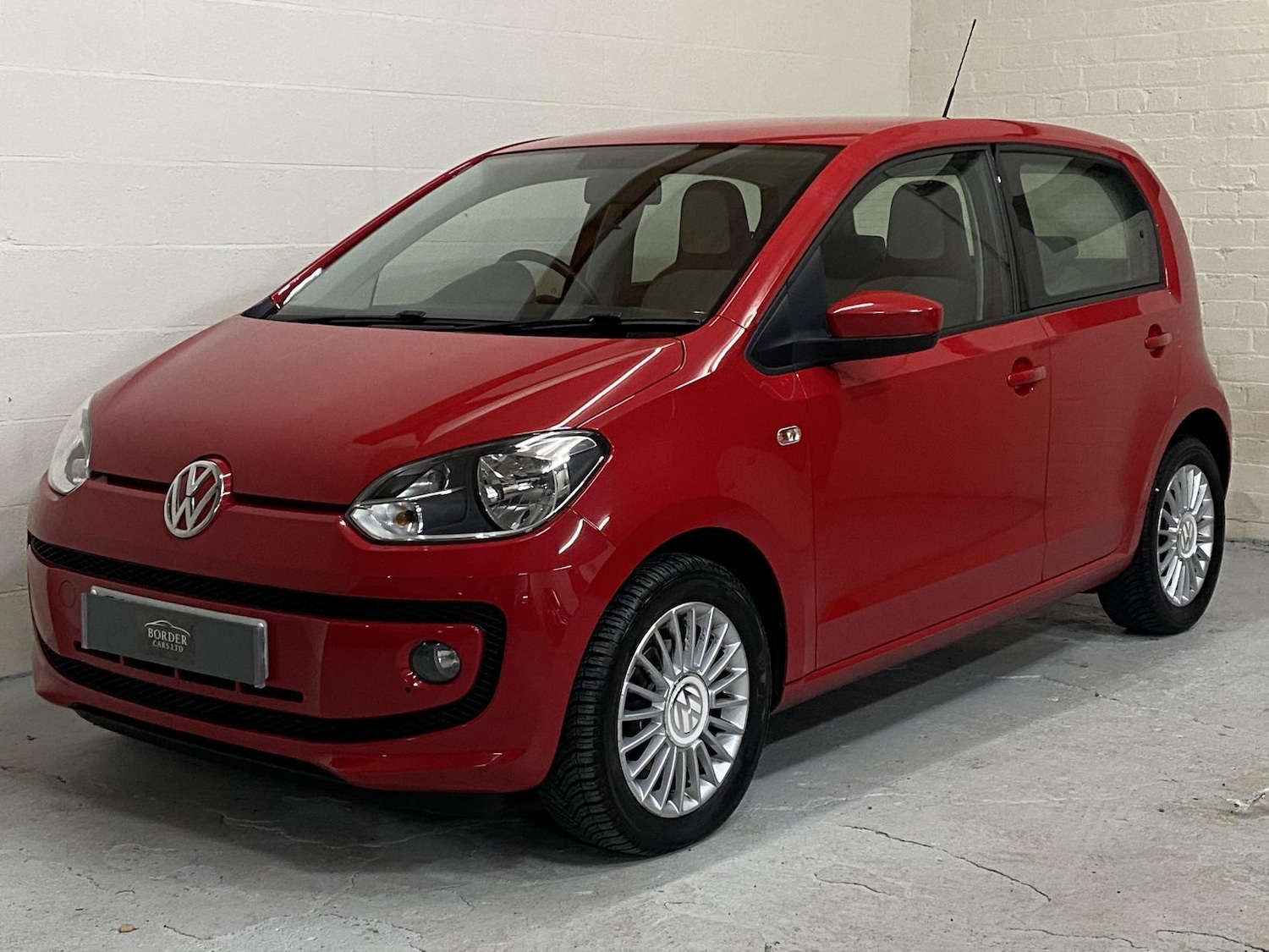 Used Volkswagen up! 2013 for sale - 76850573: Photo 3