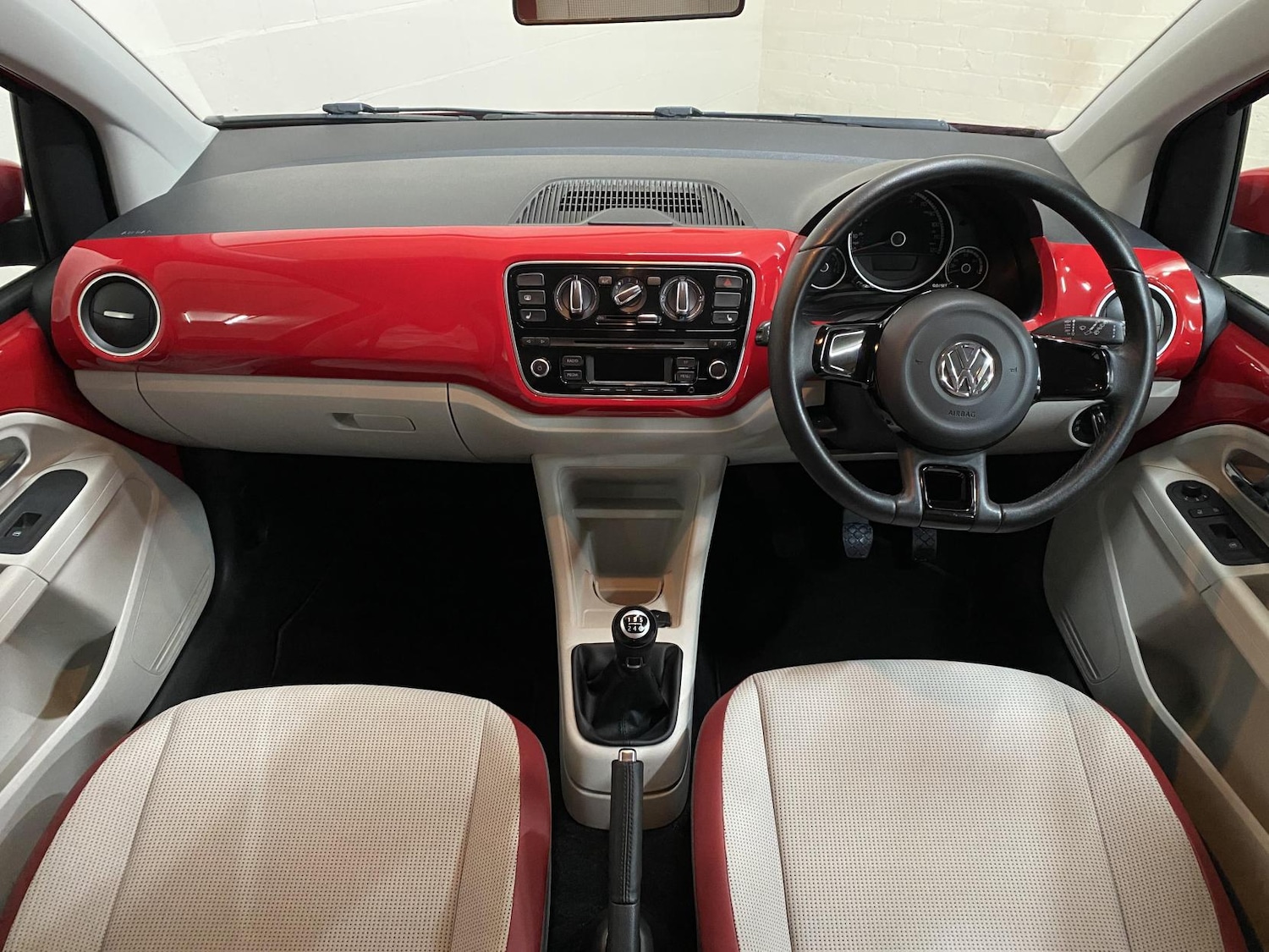 Used Volkswagen up! 2013 for sale - 76850573: Photo 30