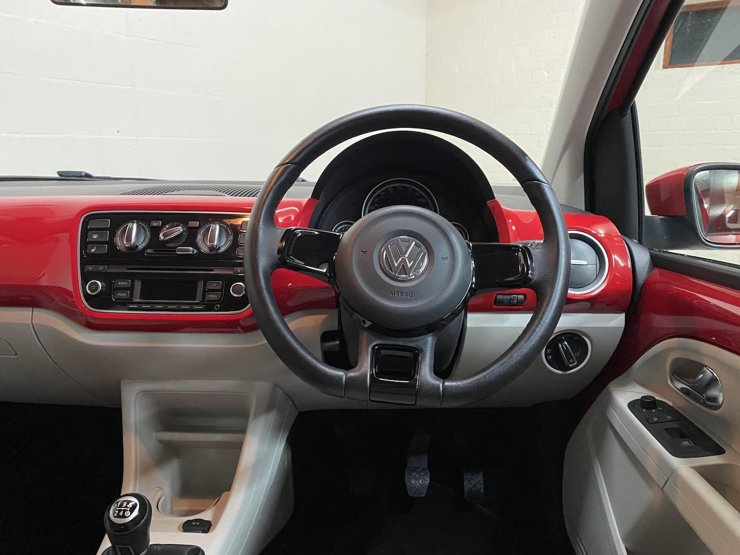 Used Volkswagen up! 2013 for sale - 76850573: Photo 31