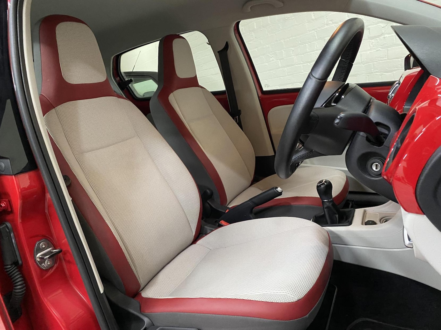 Used Volkswagen up! 2013 for sale - 76850573: Photo 33