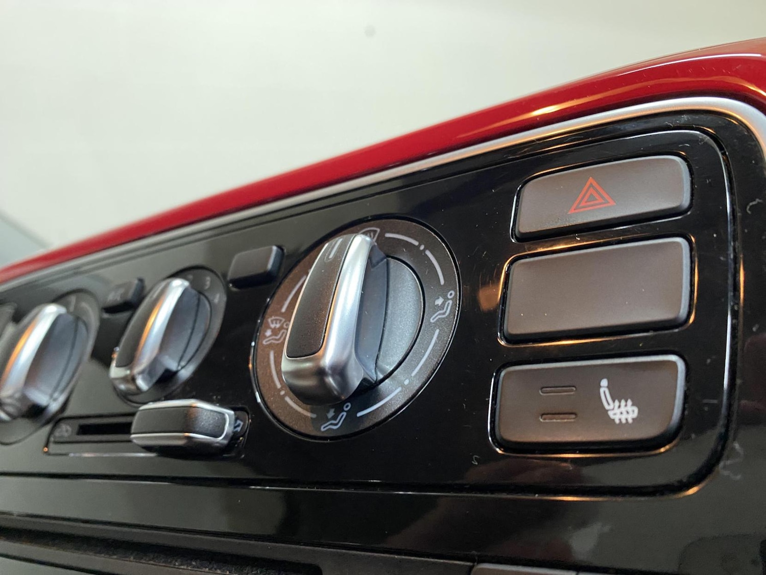 Used Volkswagen up! 2013 for sale - 76850573: Photo 38