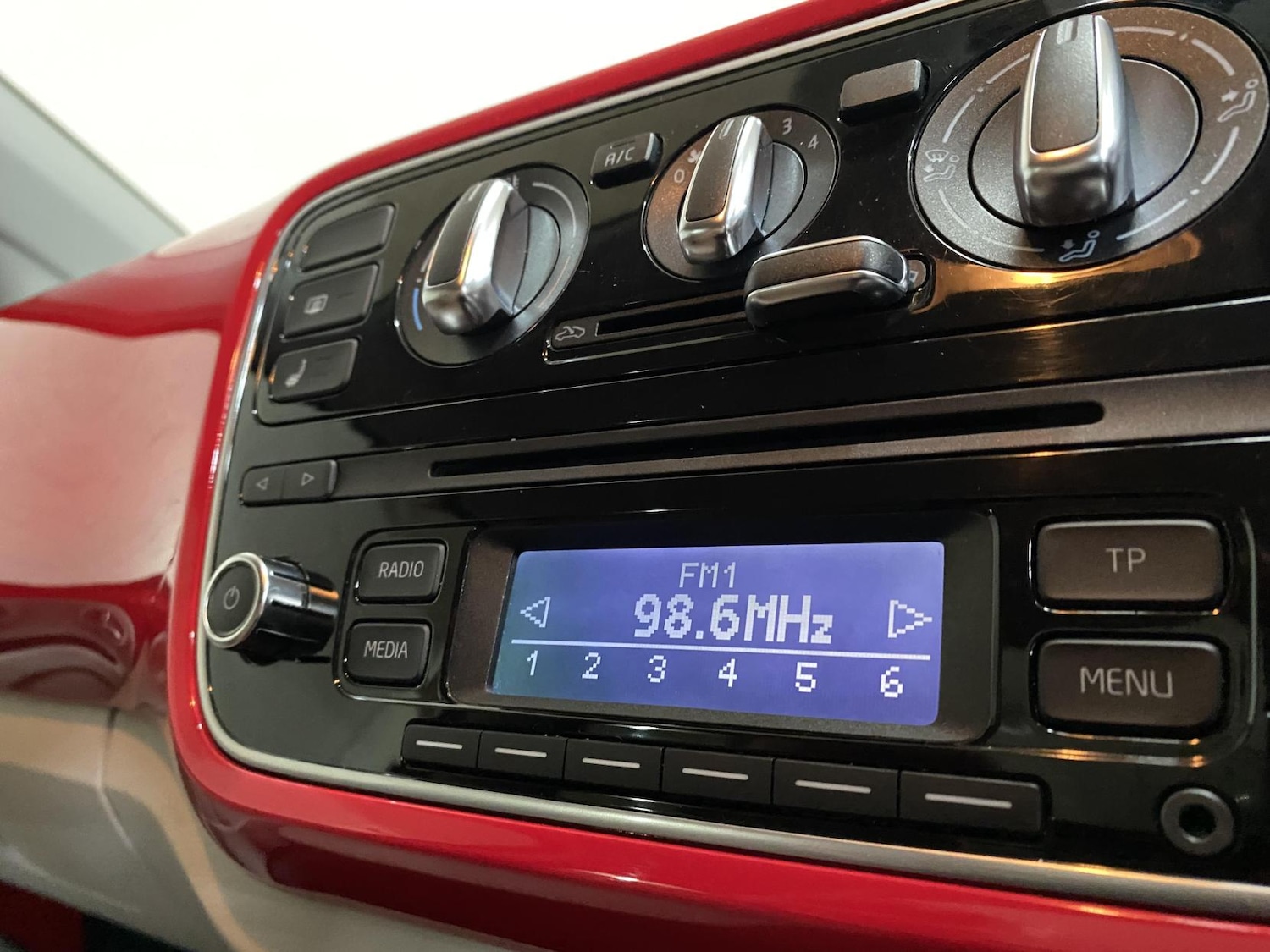 Used Volkswagen up! 2013 for sale - 76850573: Photo 42