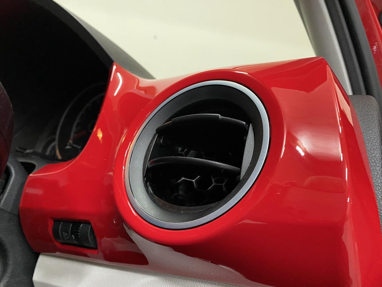 Used Volkswagen up! 2013 for sale - 76850573: Photo 44