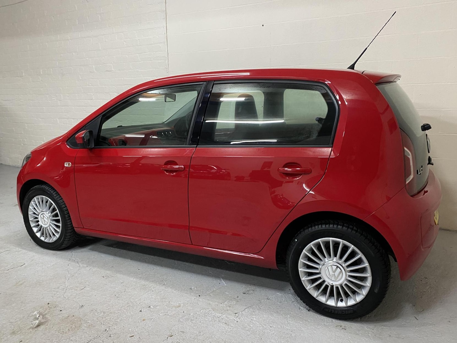 Used Volkswagen up! 2013 for sale - 76850573: Photo 5