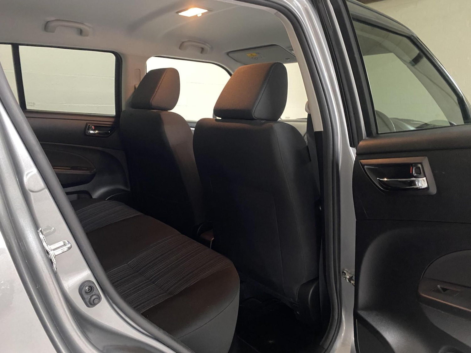 Used Suzuki Swift 2014 for sale - 76850572: Photo 15