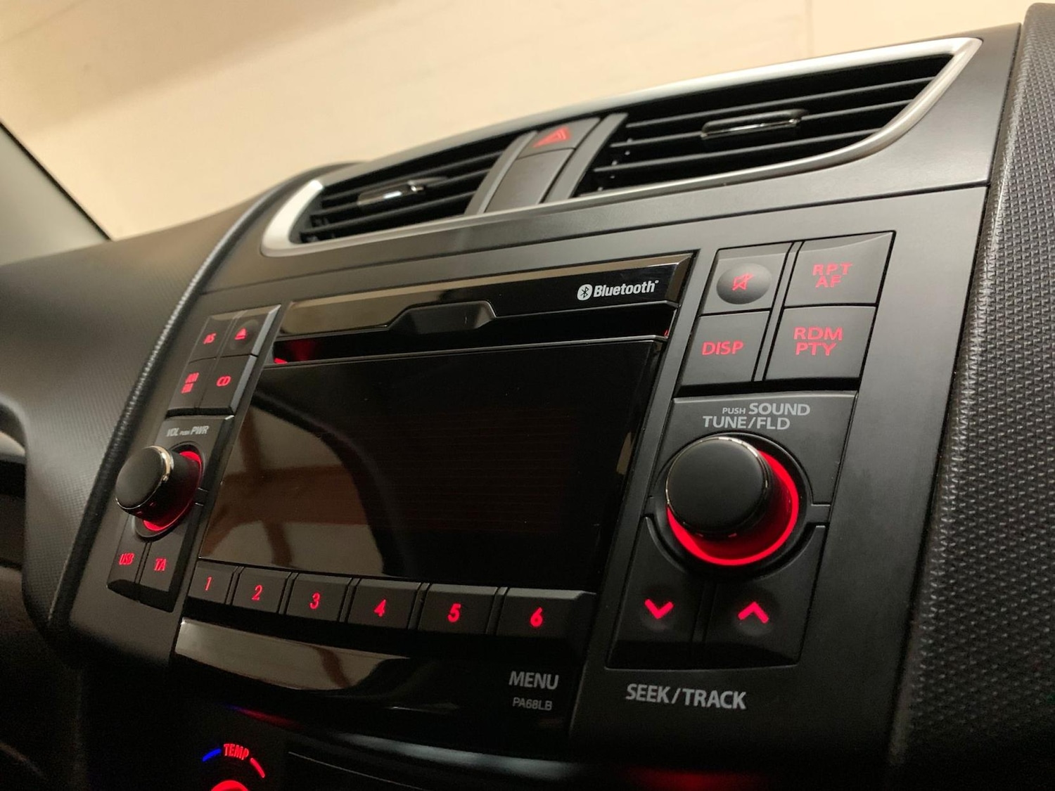 Used Suzuki Swift 2014 for sale - 76850572: Photo 28