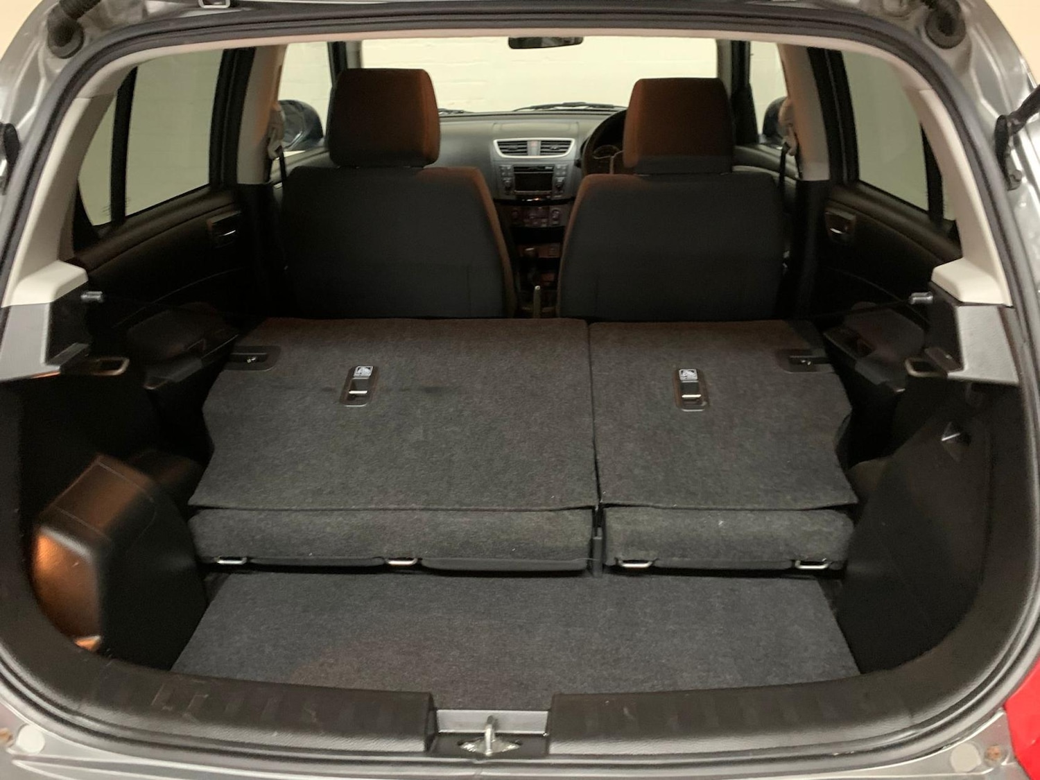 Used Suzuki Swift 2014 for sale - 76850572: Photo 30