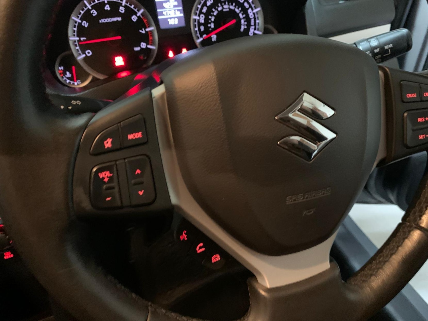 Used Suzuki Swift 2014 for sale - 76850572: Photo 38