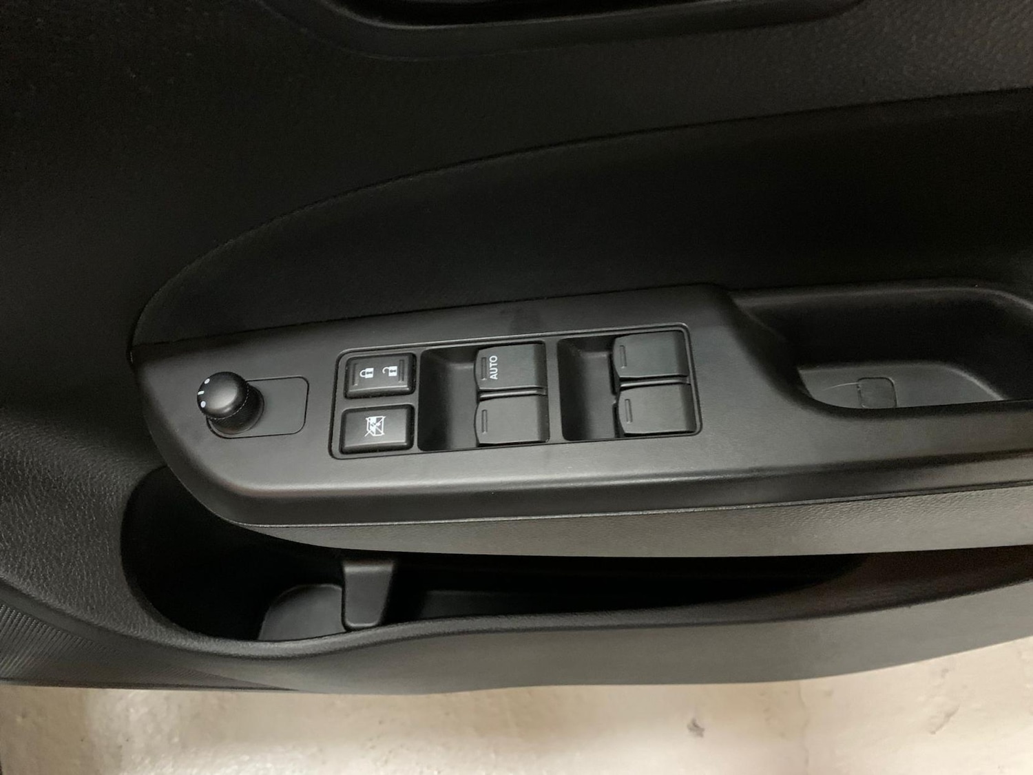 Used Suzuki Swift 2014 for sale - 76850572: Photo 42