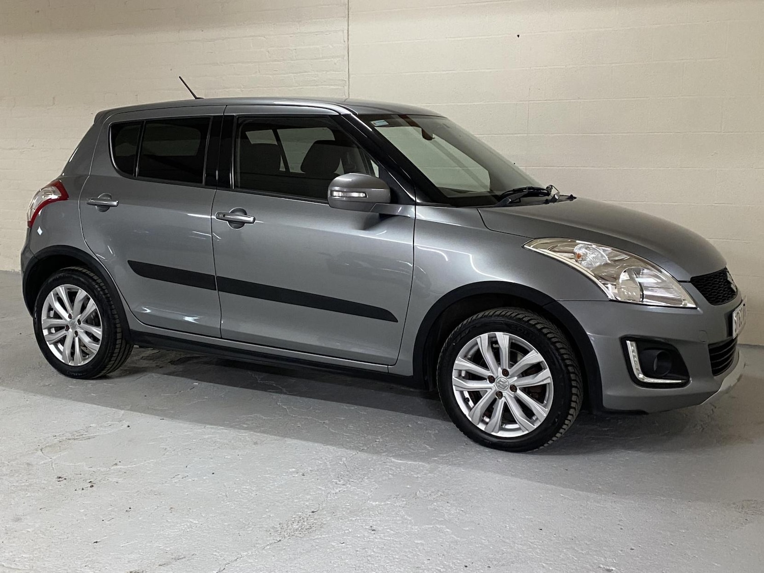 Used Suzuki Swift 2014 for sale - 76850572: Photo 9