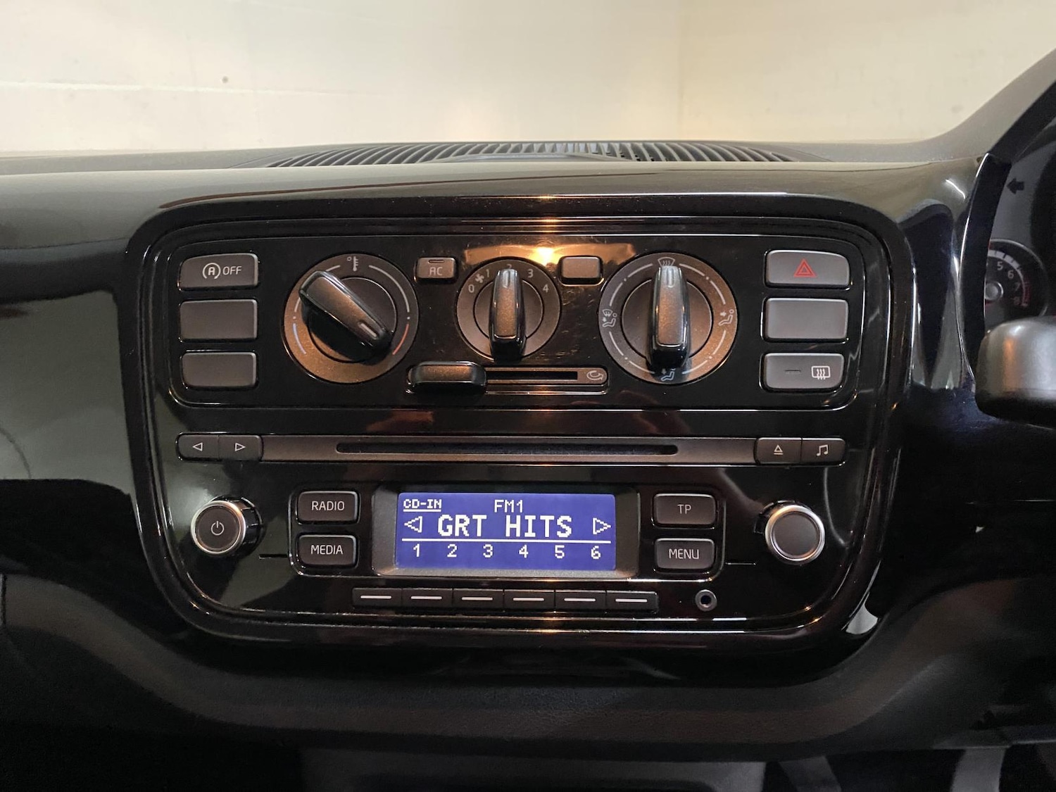 Used Volkswagen up! 2012 for sale - 76850574: Photo 34