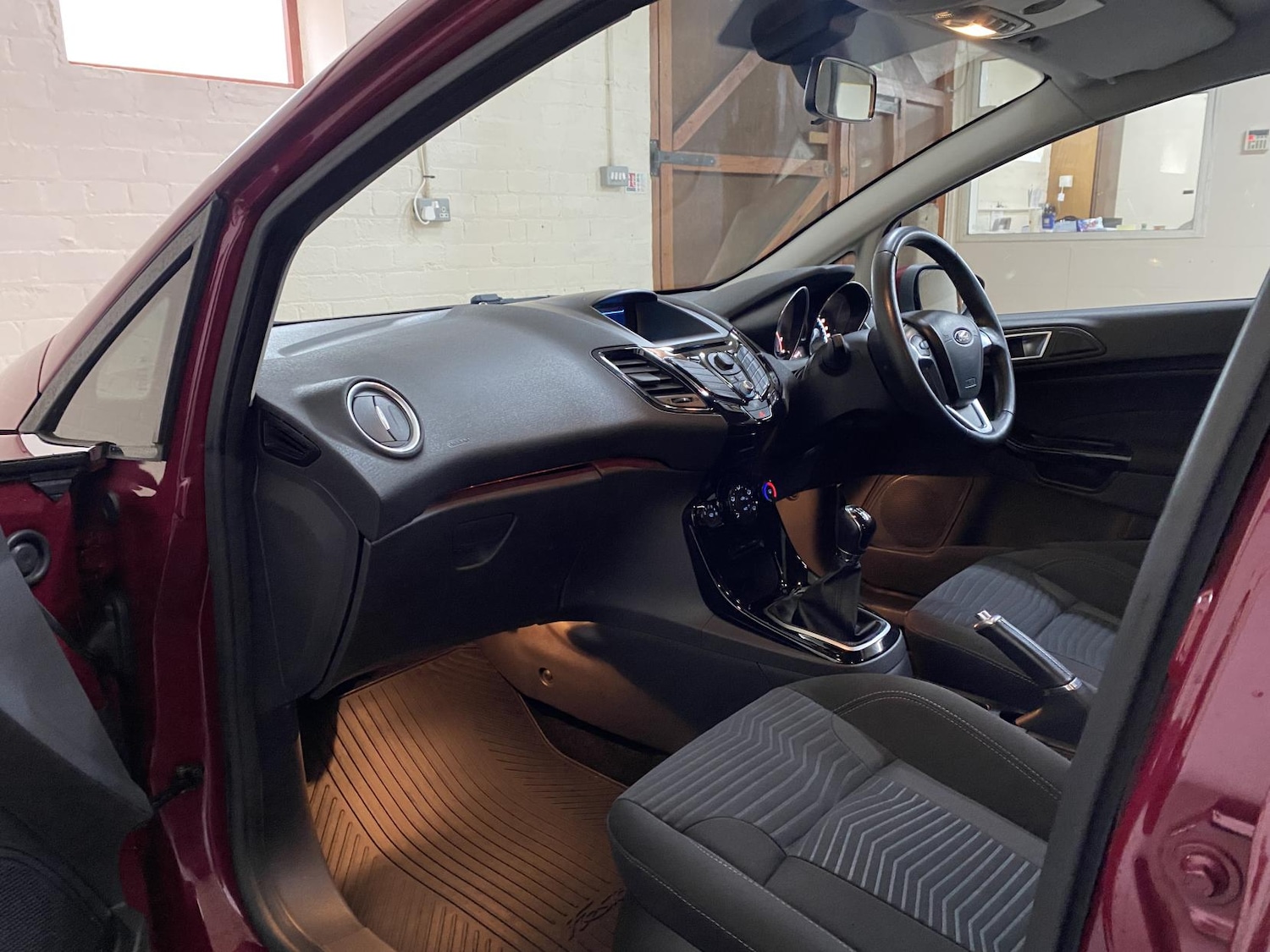 Used Ford Fiesta 2014 for sale - 76850576: Photo 18