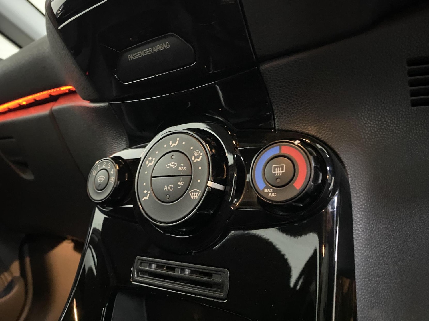 Used Ford Fiesta 2014 for sale - 76850576: Photo 31