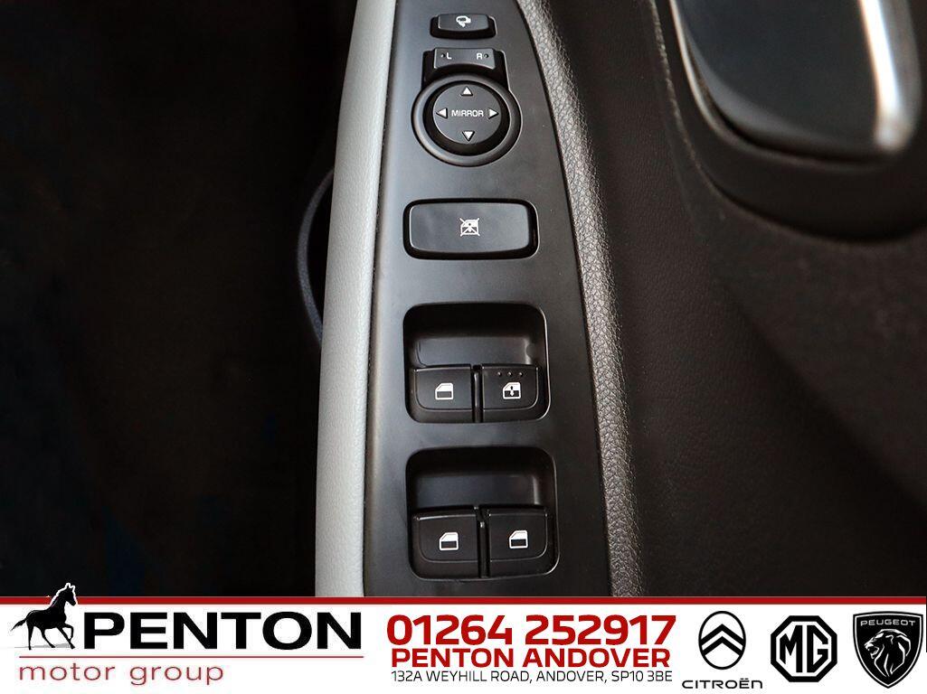 Used Kia Stonic 2022 for sale - 77331220: Photo 11