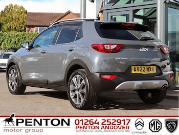 Used Kia Stonic 2022 for sale - 77331220: Photo