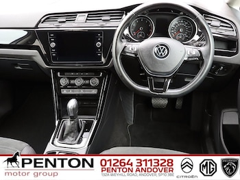 Used Volkswagen Touran 2020 for sale - 77926233: Photo