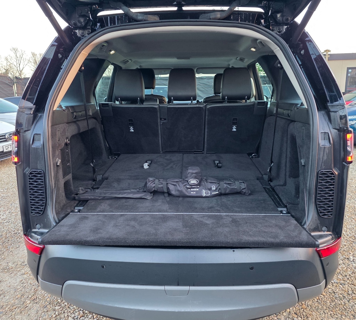 Used Land Rover Discovery 2018 for sale - 77008469: Photo 16