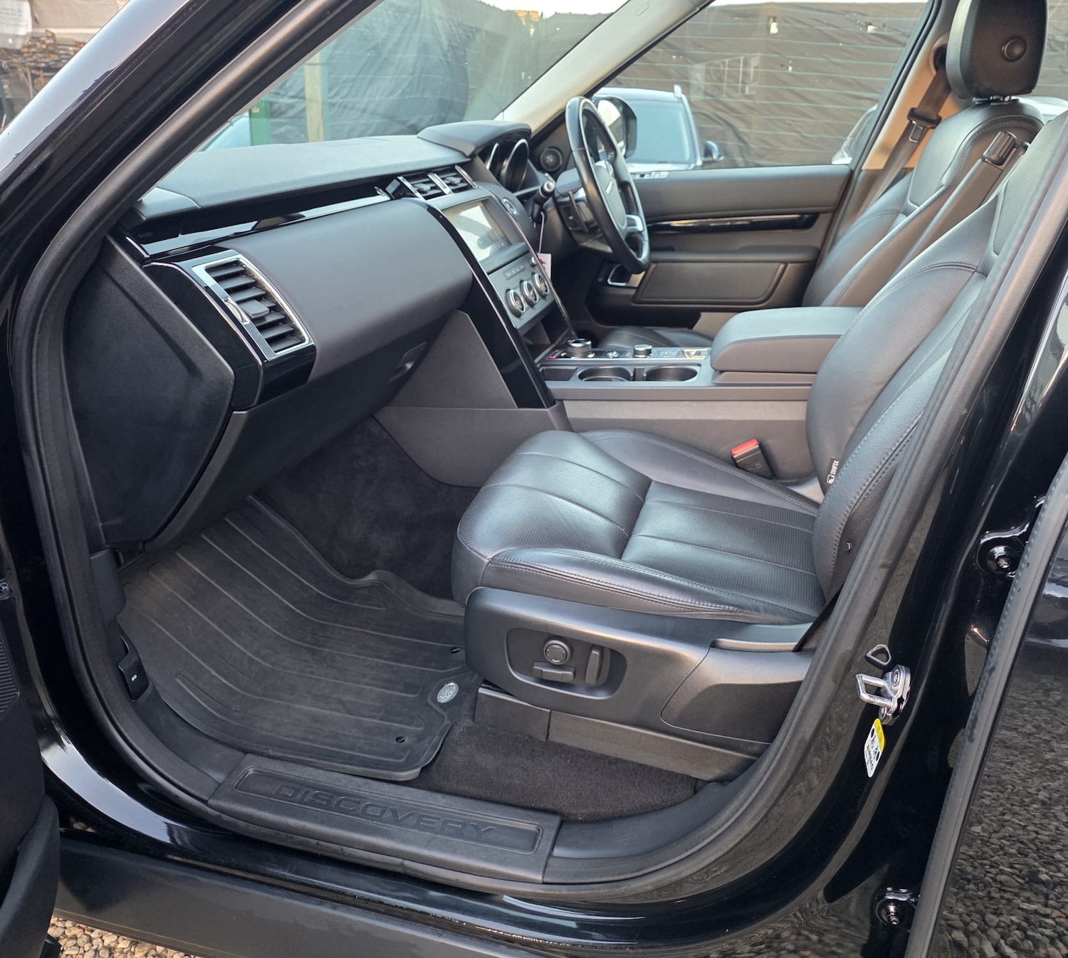 Used Land Rover Discovery 2018 for sale - 77008469: Photo 7