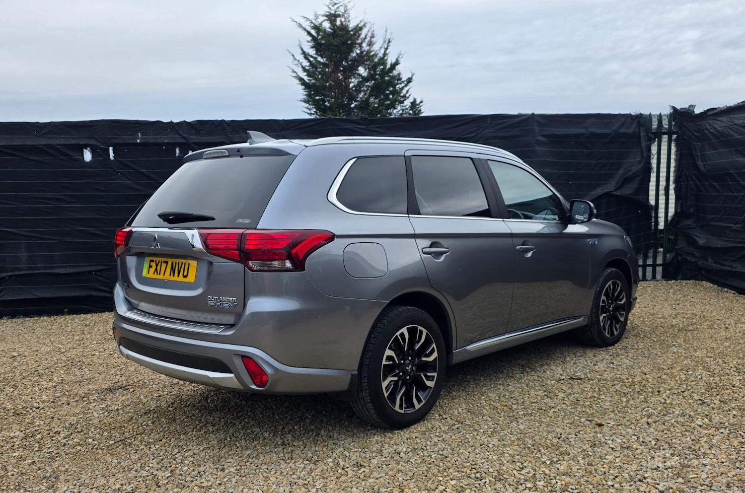 Used Mitsubishi Outlander 2017 for sale - 76987091: Photo 4