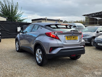 Used Toyota C-HR 2019 for sale - 76375694: Photo