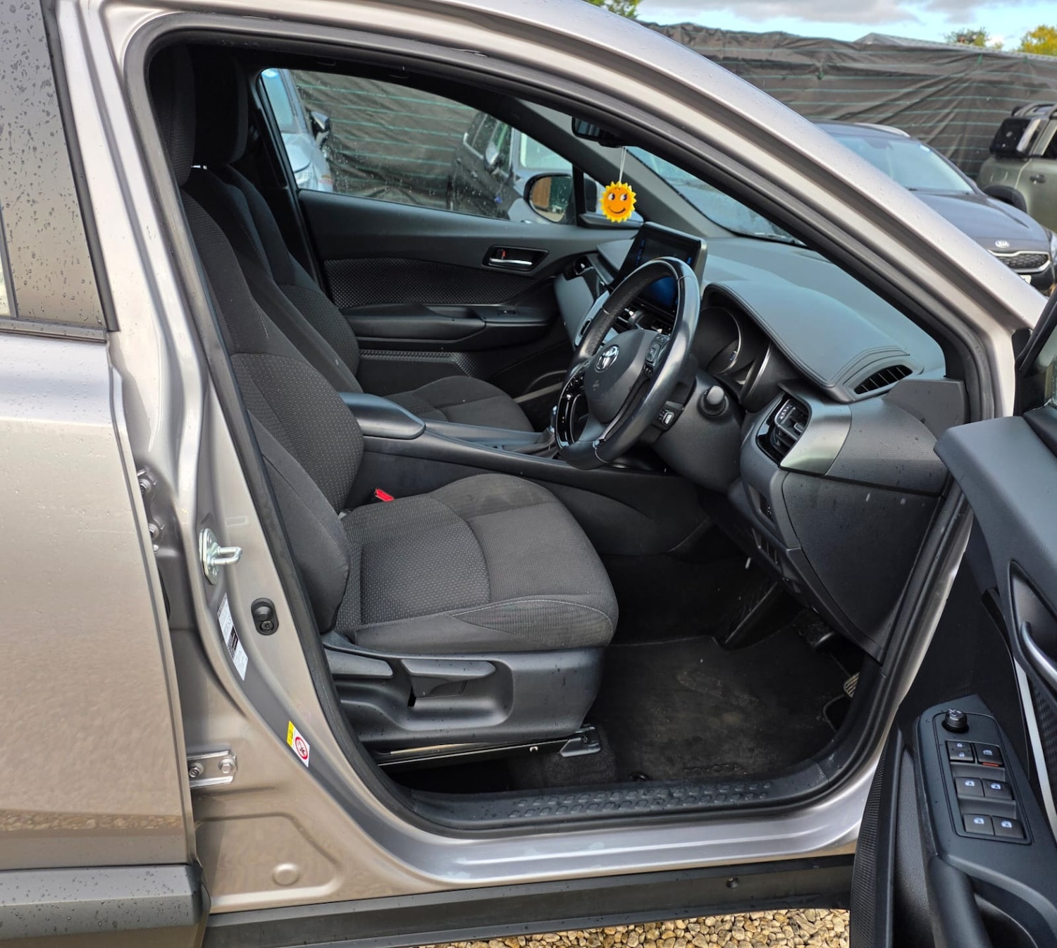 Used Toyota C-HR 2019 for sale - 76375694: Photo 6